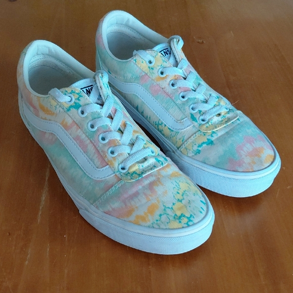 Vans Womans Tie-Dye Abstract Sneakers Size 10 - Picture 2 of 8